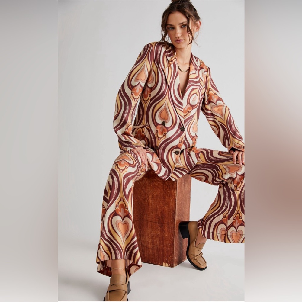 Free People One Way Out Printed Suit. Size 6. Jacket and pants set.